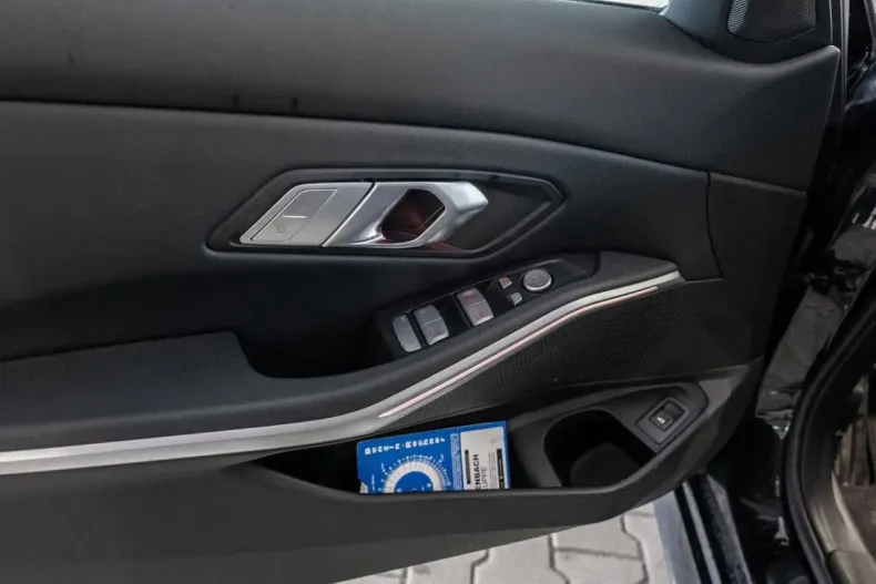 BMW 320 din 2024 cu 14.398 km - oferta BMW172561 - foto 23