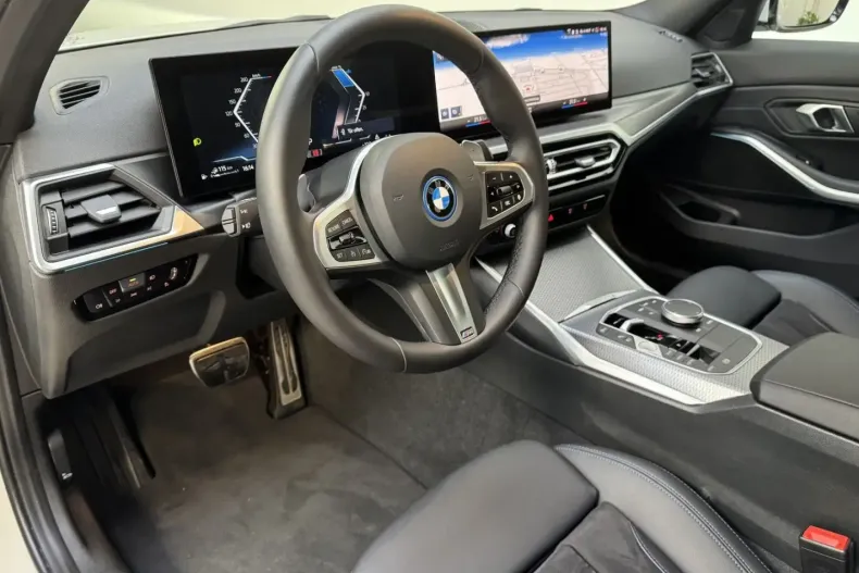 BMW 330 din 2024 cu 11.900 km - oferta BMW172568 - foto 8