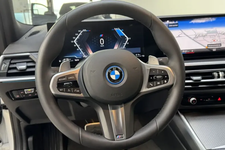 BMW 330 din 2024 cu 11.900 km - oferta BMW172568 - foto 9