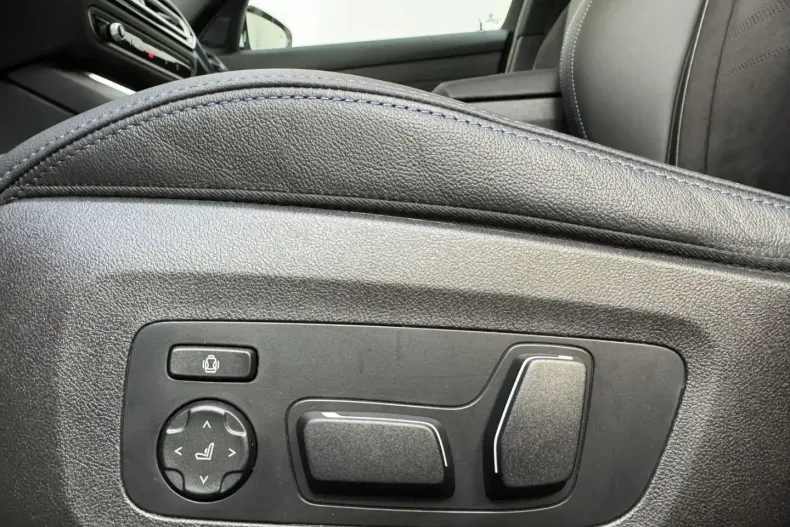 BMW 330 din 2024 cu 11.900 km - oferta BMW172568 - foto 14