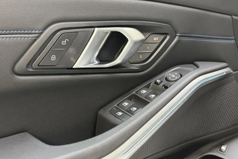 BMW 330 din 2024 cu 11.900 km - oferta BMW172568 - foto 15