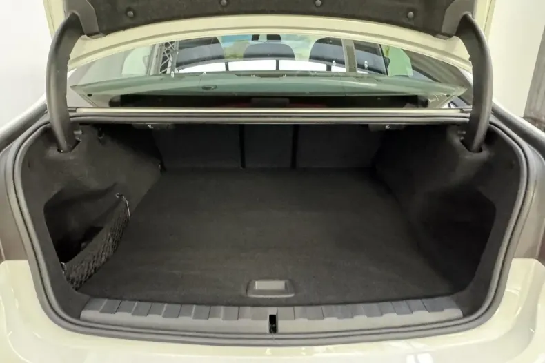 BMW 330 din 2024 cu 11.900 km - oferta BMW172568 - foto 21