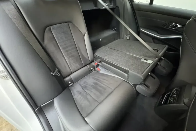 BMW 330 din 2024 cu 11.900 km - oferta BMW172568 - foto 23