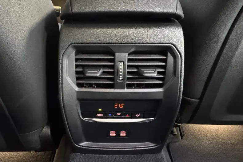 BMW 330 din 2024 cu 11.900 km - oferta BMW172568 - foto 27