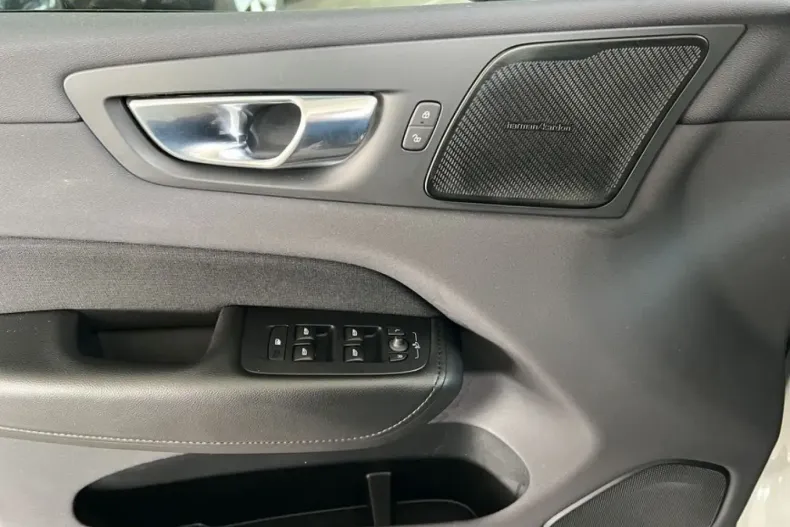 Volvo XC60 din 2021 cu 74.611 km - oferta VOL172570 - foto 16