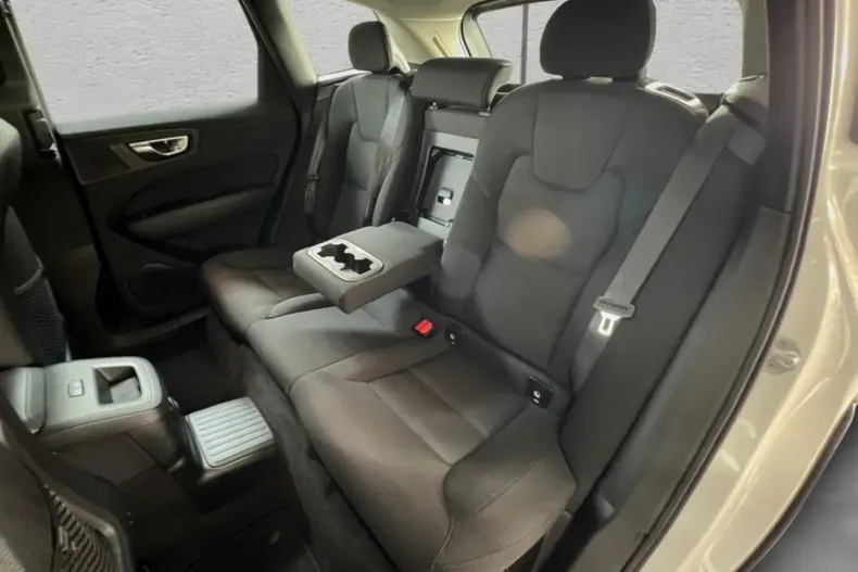 Volvo XC60 din 2021 cu 74.611 km - oferta VOL172570 - foto 17