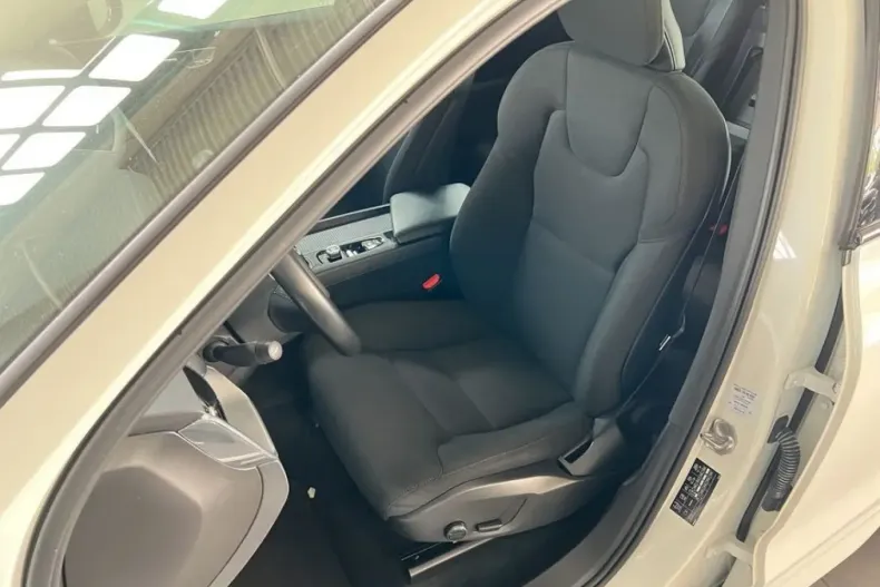 Volvo XC60 din 2021 cu 74.611 km - oferta VOL172570 - foto 25