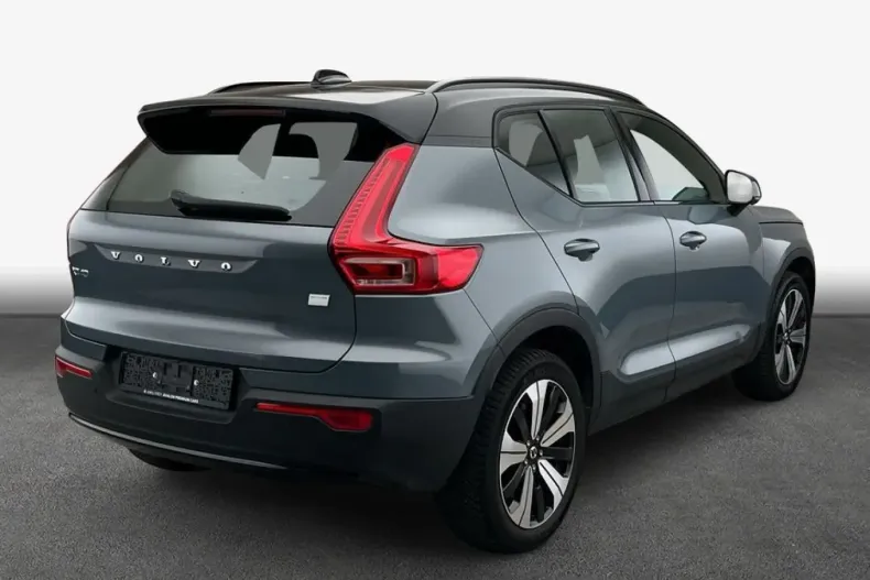 Volvo XC40 din 2022 cu 50.338 km - oferta VOL172571 - foto 2