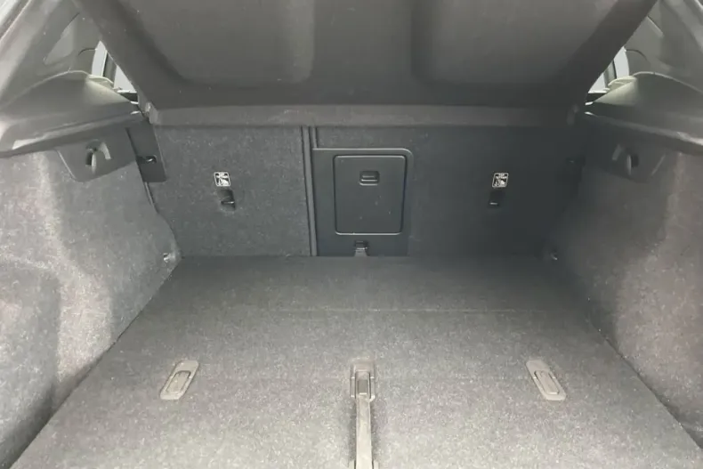 Volvo XC40 din 2022 cu 50.338 km - oferta VOL172571 - foto 9