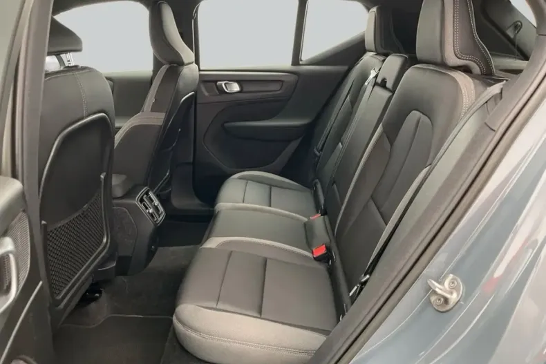 Volvo XC40 din 2022 cu 50.338 km - oferta VOL172571 - foto 12