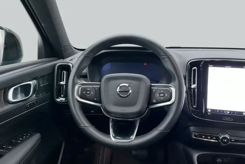 Volvo XC40 din 2022 cu 50.338 km - oferta VOL172571 - foto 17