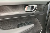 Volvo XC40 din 2022 cu 50.338 km - oferta VOL172571 - foto 20