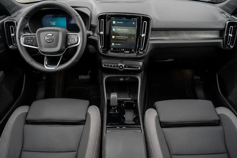 Volvo XC40 din 2022 cu 63.700 km - oferta VOL172572 - foto 3