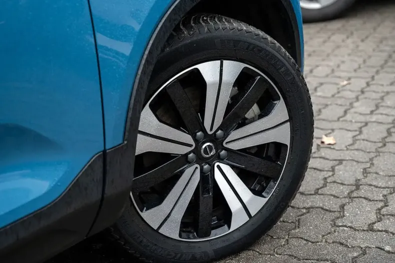 Volvo XC40 din 2022 cu 63.700 km - oferta VOL172572 - foto 7