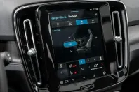 Volvo XC40 din 2022 cu 63.700 km - oferta VOL172572 - foto 14