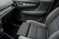 Volvo XC40 din 2022 cu 63.700 km - oferta VOL172572 - foto 19