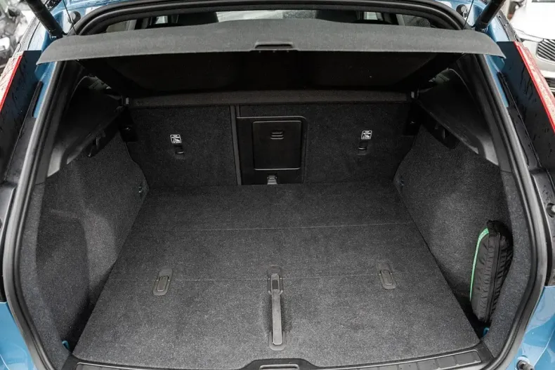 Volvo XC40 din 2022 cu 63.700 km - oferta VOL172572 - foto 25