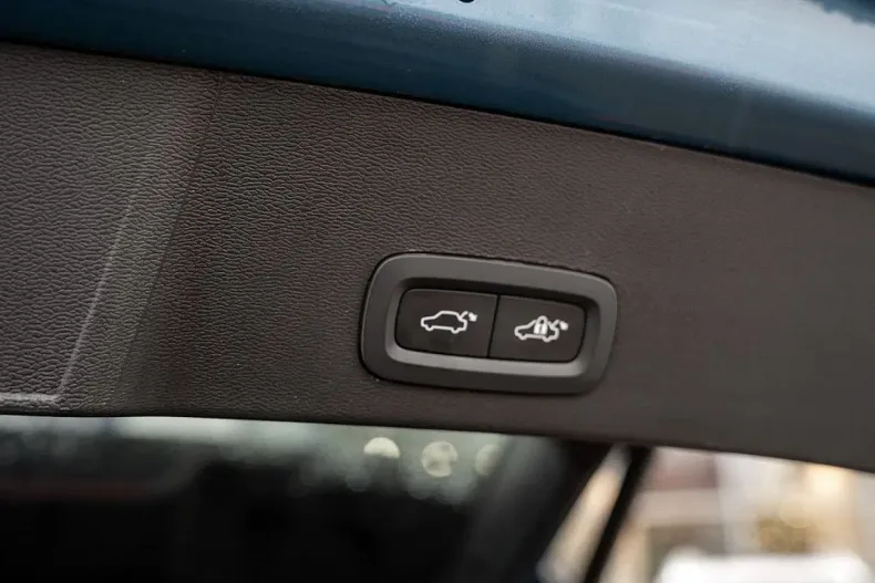 Volvo XC40 din 2022 cu 63.700 km - oferta VOL172572 - foto 28