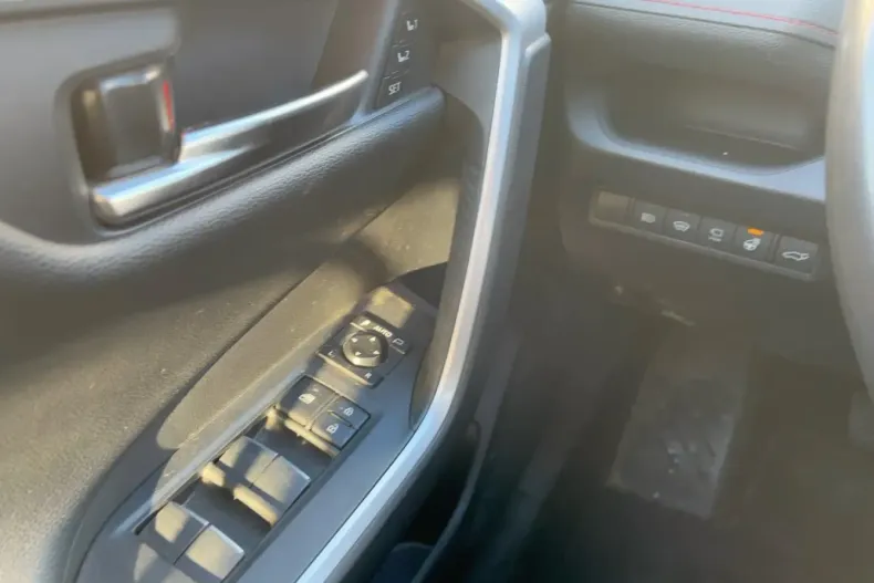 Toyota RAV4 din 2022 cu 49.646 km - oferta TOY172587 - foto 14