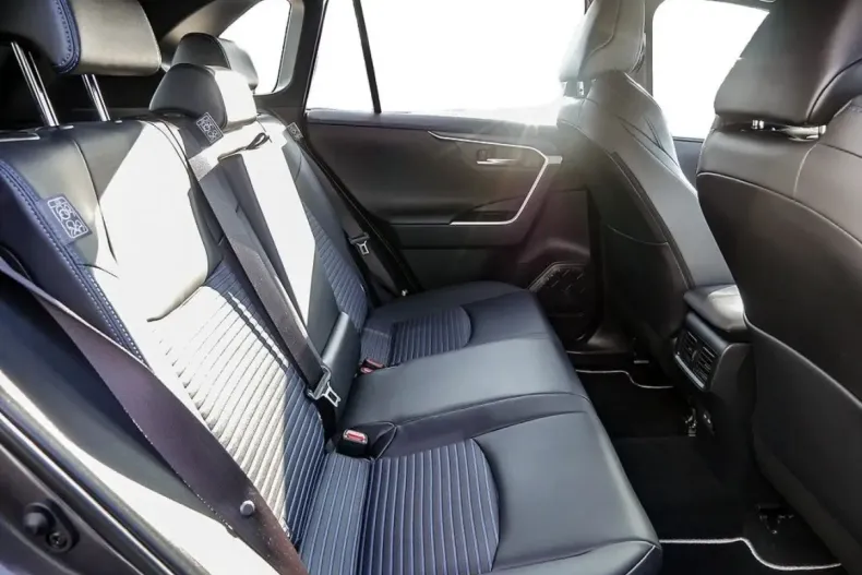 Toyota RAV4 din 2024 cu 17.887 km - oferta TOY172589 - foto 9