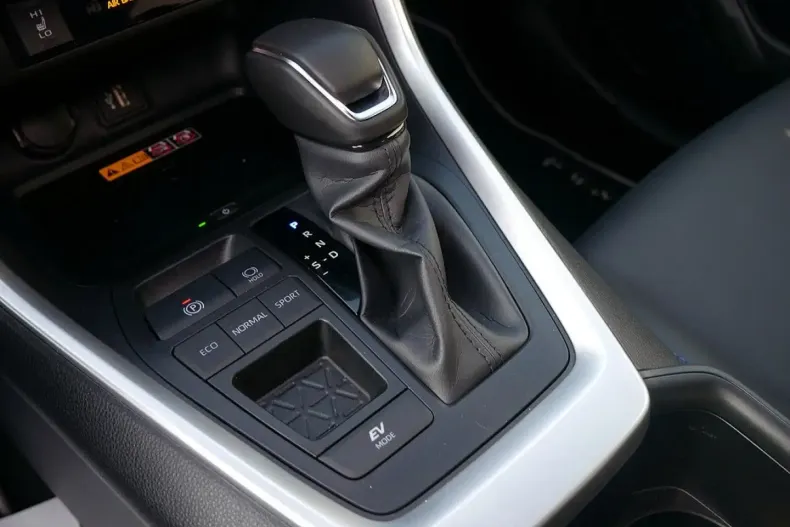 Toyota RAV4 din 2024 cu 17.887 km - oferta TOY172589 - foto 23