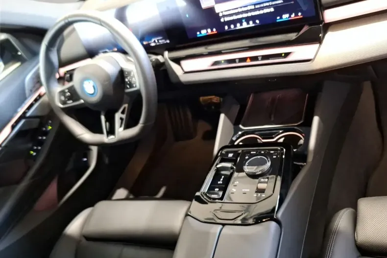 BMW 550 din 2024 cu 28.569 km - oferta BMW172596 - foto 14