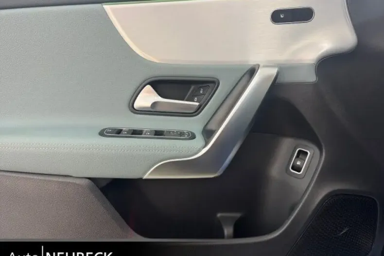 Mercedes-Benz A 250 din 2024 cu 11.750 km - oferta MER172598 - foto 11