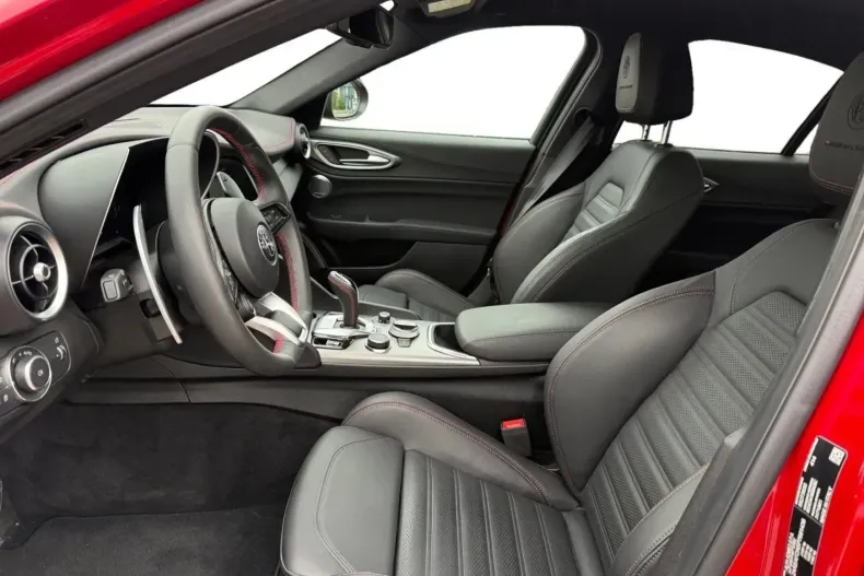 Alfa Romeo Giulia din 2023 cu 8.900 km - oferta ALF172604 - foto 10