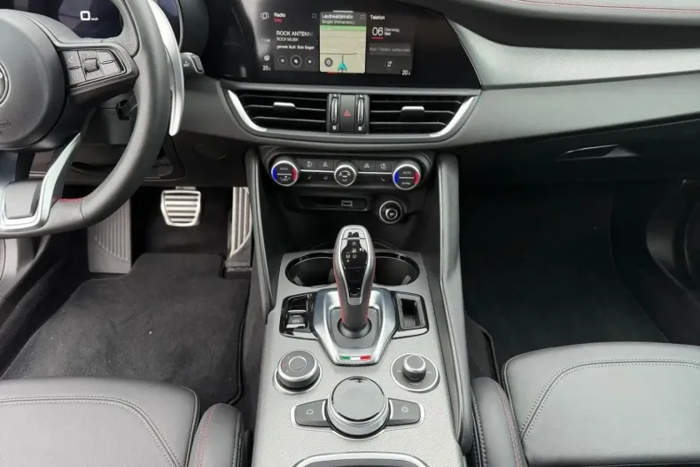 Alfa Romeo Giulia din 2023 cu 8.900 km - oferta ALF172604 - foto 11