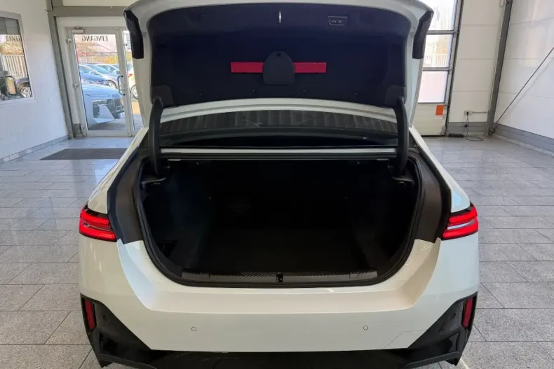 BMW 540 din 2025 cu 17.993 km - oferta BMW172606 - foto 18