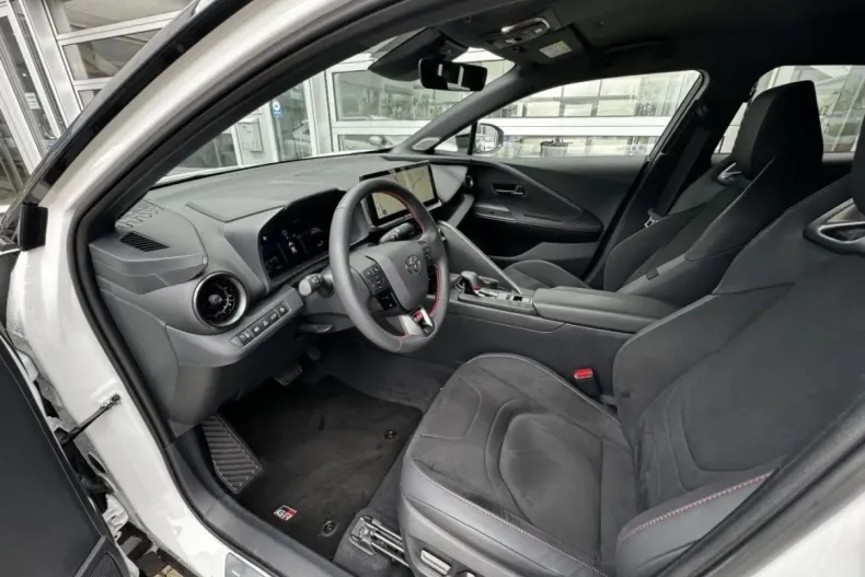 Toyota C-HR din 2024 cu 16.100 km - oferta TOY172608 - foto 4