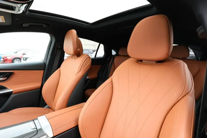 Mercedes-Benz GLC 400 din 2025 cu 12.357 km - oferta MER172610 - foto 3