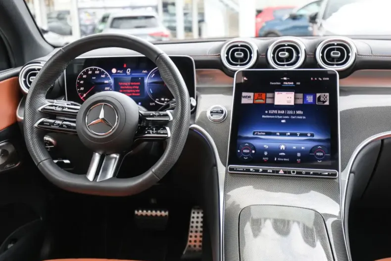 Mercedes-Benz GLC 400 din 2025 cu 12.357 km - oferta MER172610 - foto 8