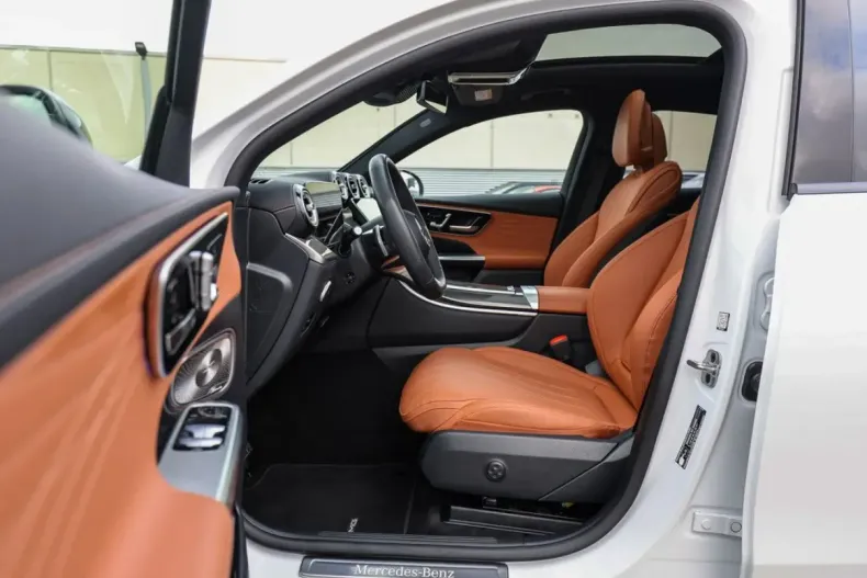 Mercedes-Benz GLC 400 din 2025 cu 12.357 km - oferta MER172610 - foto 9