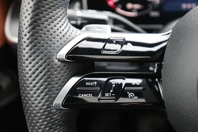 Mercedes-Benz GLC 400 din 2025 cu 12.357 km - oferta MER172610 - foto 18