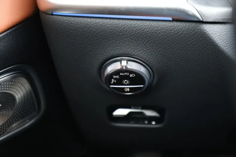 Mercedes-Benz GLC 400 din 2025 cu 12.357 km - oferta MER172610 - foto 21