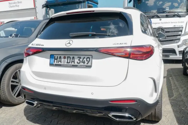 Mercedes-Benz GLC 300 din 2025 cu 9.500 km - oferta MER172611 - foto 4