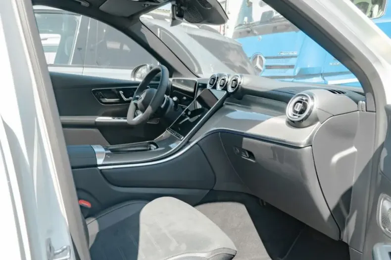 Mercedes-Benz GLC 300 din 2025 cu 9.500 km - oferta MER172611 - foto 7
