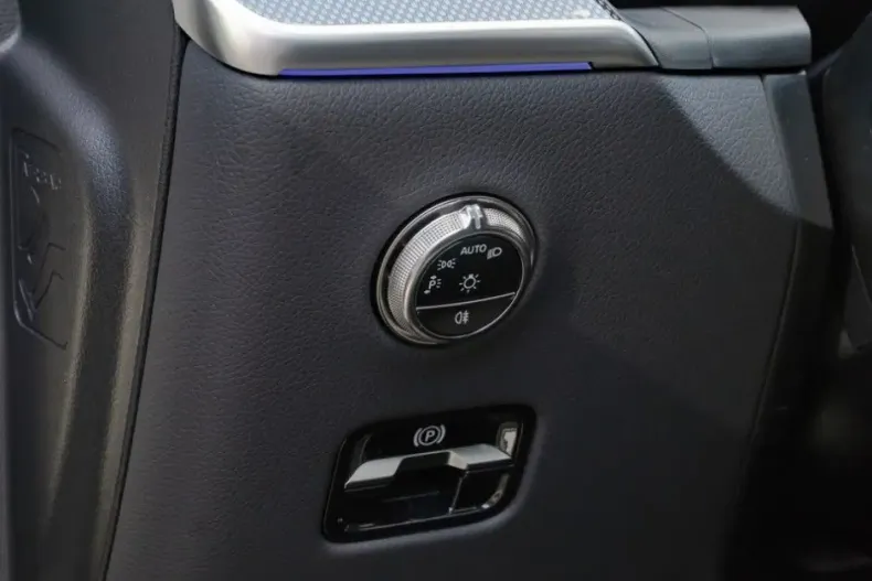 Mercedes-Benz GLC 300 din 2025 cu 9.500 km - oferta MER172611 - foto 10