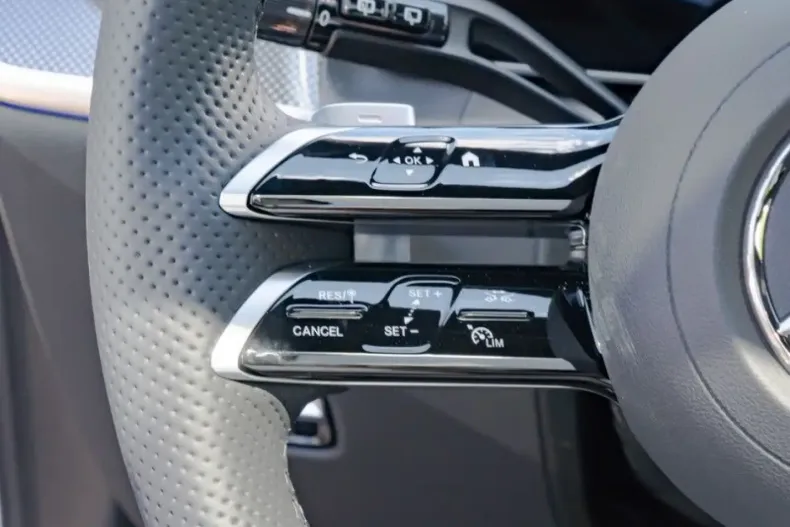 Mercedes-Benz GLC 300 din 2025 cu 9.500 km - oferta MER172611 - foto 14