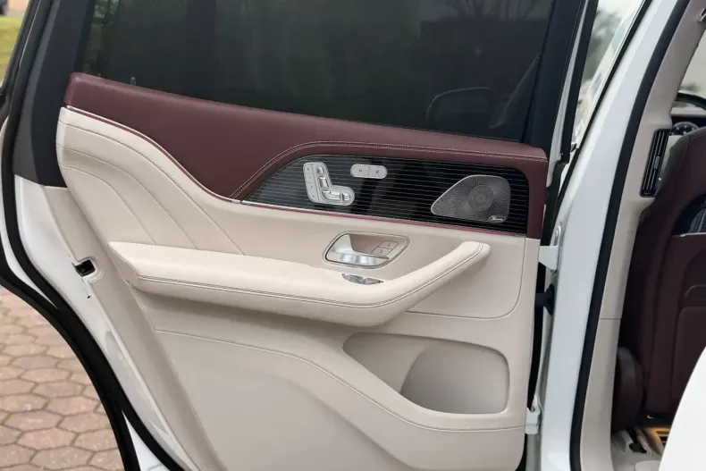 Mercedes-Benz GLS 600 din 2022 cu 35.000 km - oferta MER172612 - foto 34