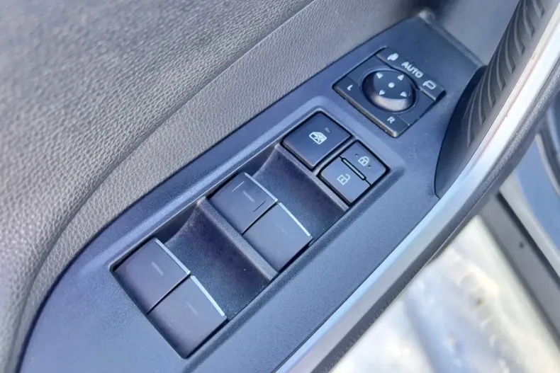 Toyota RAV4 din 2025 cu 47.719 km - oferta TOY172616 - foto 16