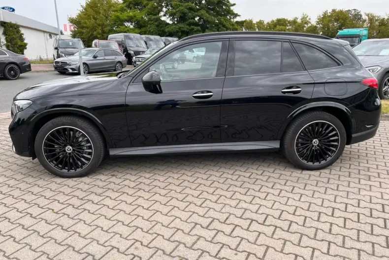 Mercedes-Benz GLC 400 din 2023 cu 24.240 km - oferta MER172622 - foto 1