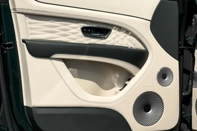 Bentley Bentayga din 2024 cu 16.500 km - oferta BEN172634 - foto 16