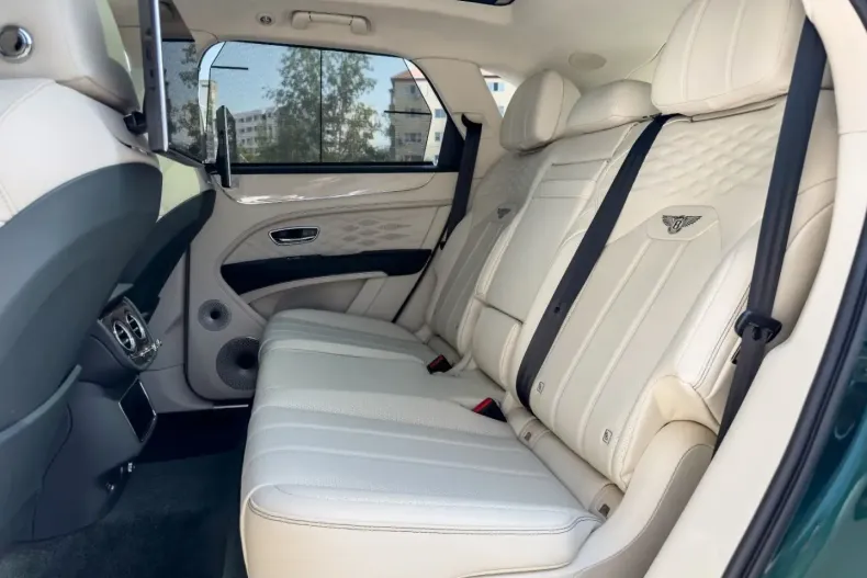 Bentley Bentayga din 2024 cu 16.500 km - oferta BEN172634 - foto 19