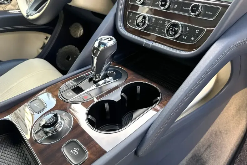 Bentley Bentayga din 2021 cu 36.422 km - oferta BEN172640 - foto 25