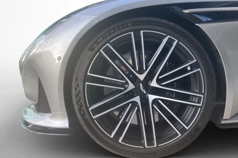 Aston Martin DB12 din 2024 cu 1.999 km - oferta AST172659 - foto 9