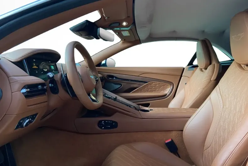 Aston Martin DB12 din 2024 cu 1.999 km - oferta AST172659 - foto 11