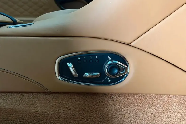 Aston Martin DBS din 2024 cu 1.850 km - oferta AST172662 - foto 16