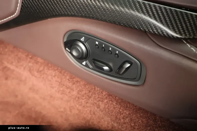 Aston Martin V8 Vantage din 2022 cu 25.000 km - oferta AST172663 - foto 18